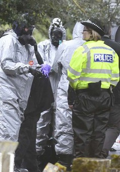 Vụ hai công dân Anh bị nhiễm độc: Nạn nhân đã cầm vật dính chất độc