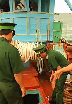 Xử lý nhiều tàu vận chuyển dầu trái phép tại vùng biển Côn Đảo