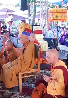 Cộng đồng người Việt dự Đại lễ Vu lan tại chùa Phúc Lâm, CHLB Đức