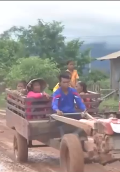 Quân khu 5 giúp đỡ người dân Lào sau vụ vỡ đập