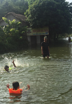 Hà Nội yêu cầu gia cố đê điều khắc phục tình trạng ngập lụt