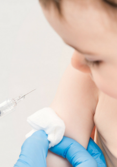 Nhiều quốc gia mạnh tay với phong trào chống tiêm vaccine