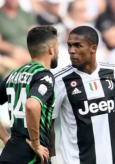 Sao Juventus bị tăng án phạt vì hành vi "phun mưa" phi thể thao