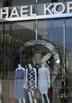 Michael Kors tiến gần thỏa thuận 2 tỷ USD mua Versace