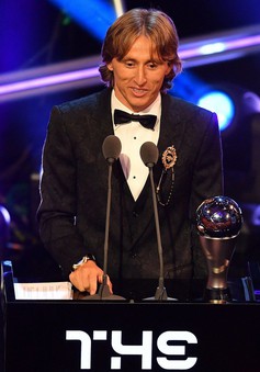 Đánh bại Ronaldo, Modric lần đầu đoạt giải FIFA The Best dành cho cầu thủ xuất sắc nhất