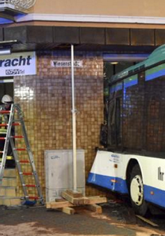 Tai nạn xe bus tại Đức, ít nhất 48 học sinh bị thương