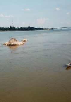 Nước sông Mekong tại tỉnh Nakhon Phanom, Thái Lan đang cạn nhanh