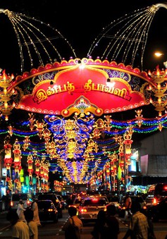 Khám phá lễ hội Ánh sáng Deepavali tại Singapore