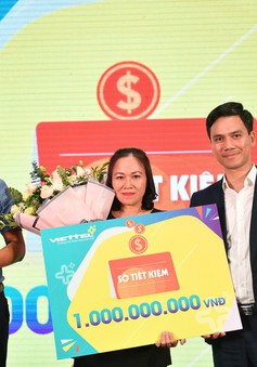Viettel trao 1 tỷ đồng cho khách hàng may mắn ở Lâm Đồng
