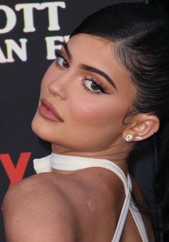Kylie Jenner "cá kiếm" 600 triệu USD từ việc bán cổ phần công ty