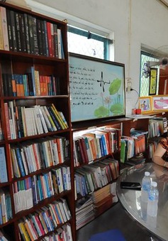 Vợ chồng thầy giáo chắt chiu từng đồng thành lập thư viện cho học sinh