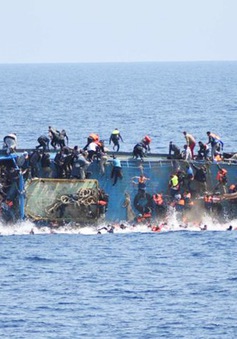 Lật thuyền chở người di cư trên Địa Trung Hải, 20 người mất tích