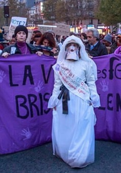 Tuần hành phản đối bạo lực gia đình tại Pháp