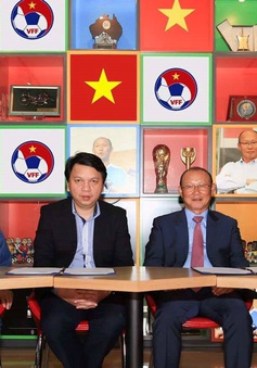 HLV Park Hang Seo cảm ơn bầu Đức trong ngày gia hạn hợp đồng dẫn dắt ĐT Việt Nam