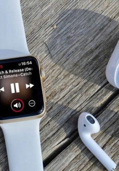Doanh số bán Apple Watch, AirPods và tai nghe Beats tăng gần 200%