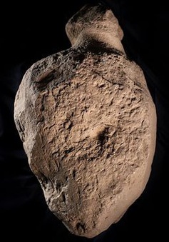 Phát hiện những vật thể chạm khắc bằng đá bí ẩn ở Scotland