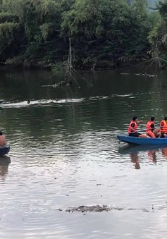 Lật thuyền trên sông làm 2 người thiệt mạng
