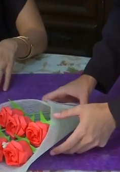 Trào lưu tặng hoa giấy trong dịp lễ Valentine tại Philippines