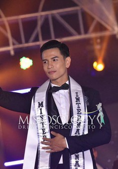 Đại diện Việt Nam đăng quang Mr International 2019