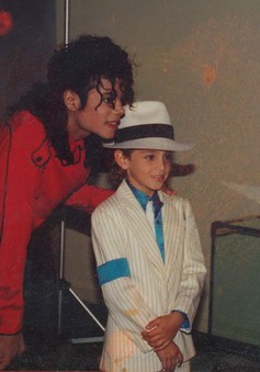 Tranh cãi gay gắt quanh bộ phim cáo buộc Michael Jackson xâm hại trẻ em