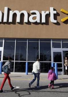 Walmart bán túi tái sử dụng cho khách hàng