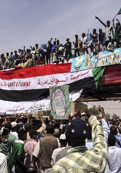 Sudan liên tiếp thay 2 Tổng thống trong 2 ngày