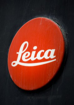 Leica phải gỡ quảng cáo nhạy cảm tại Trung Quốc