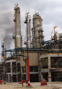 Nhiều nước phản đối Mỹ chấm dứt quy chế miễn trừ mua dầu mỏ của Iran