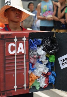 Philippines dọa "tuyên chiến" với Canada trong vấn đề rác thải