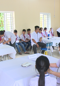 Tiêm vaccine phòng sởi cho hàng trăm học sinh tại ổ dịch ở Hải Dương