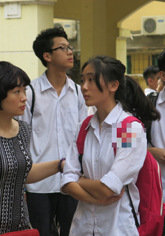 Tuyển sinh lớp 10 ở Hà Nội: Nhiều phụ huynh "chăm chăm" chọn trường cho con mà quên đi điều quan trọng