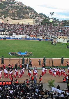 Giẫm đạp kinh hoàng tại sân vận động ở Madagascar, gần 100 người thương vong