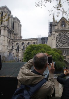 Pháp yêu cầu xác định nồng độ chì sau vụ cháy nhà thờ Đức Bà
