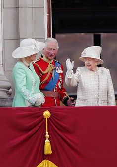Nước Anh rộn ràng mừng sinh nhật thứ 93 của Nữ hoàng
