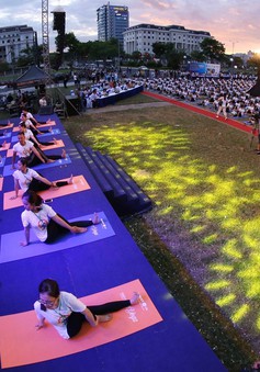 1.200 người đồng diễn Yoga cho cuộc sống xanh