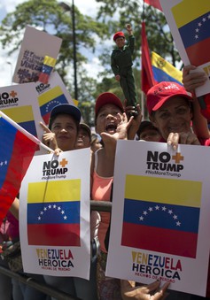 Venezuela thu thập chữ ký phản đối lệnh phong tỏa của Mỹ