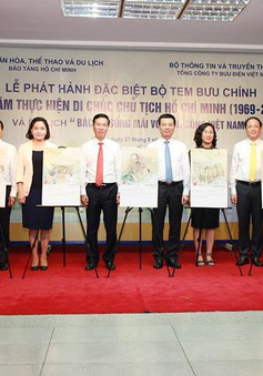 Phát hành bộ lịch "Bác Hồ sống mãi với non sông Việt Nam"