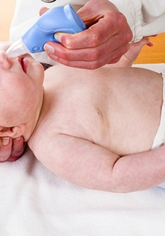 Vệ sinh mũi cho trẻ sơ sinh: Lời khuyên vàng dành cho mẹ