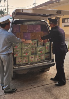 Ngăn chặn gần 2.000 sản phẩm thực phẩm nhập lậu qua Lạng Sơn