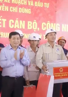 Bộ trưởng Bộ KH&ĐT thăm công trình cao tốc Trung Lương - Mỹ Thuận