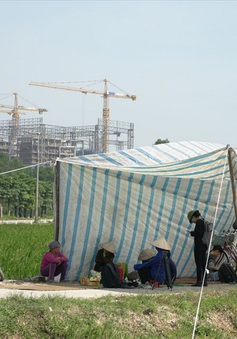 Người dân lại chặn bãi rác Nam Sơn, hàng trăm tấn rác của Hà Nội bị tồn đọng