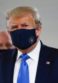 Mắc COVID-19, Tổng thống Trump điều hành đất nước từ trung tâm y tế quân sự