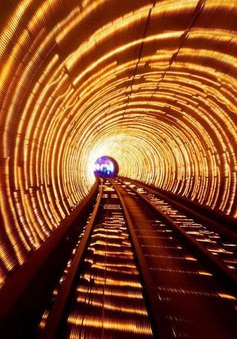 Choáng váng với kiến trúc của 10 đường hầm “độc lạ” nhất thế giới
