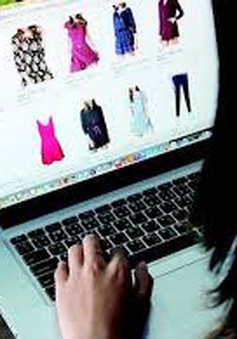 COVID-19 khiến người Việt mua sắm trực tuyến nhiều hơn