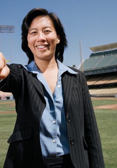 Kim Ng - nữ giám đốc điều hành gốc Á đầu tiên của 1 đội thể thao chuyên nghiệp Mỹ