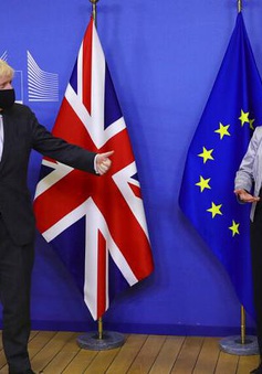 Anh và EU nhất trí tiếp tục đàm phán sau hạn chót