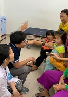 Khám, phẫu thuật miễn phí cho trẻ bị sứt môi, hở vòm tại Quảng Ngãi