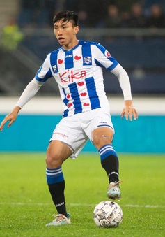 Văn Hậu phải rời sân vì chấn thương trong trận đấu của đội trẻ Heerenveen