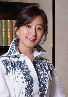 Kim Hee Ae phấn khích khi quay cảnh bị tấn công trong "Thế giới hôn nhân"