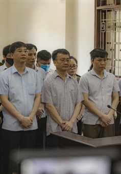 [INFOGRAPHIC] Vụ gian lận điểm thi tại Hòa Bình: 9 bị cáo nhận án tù giam, 6 bị cáo hưởng án treo